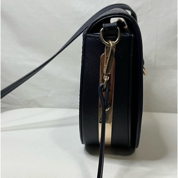 ******SOLD*******Blue hard shell purse - Picture 11 of 14